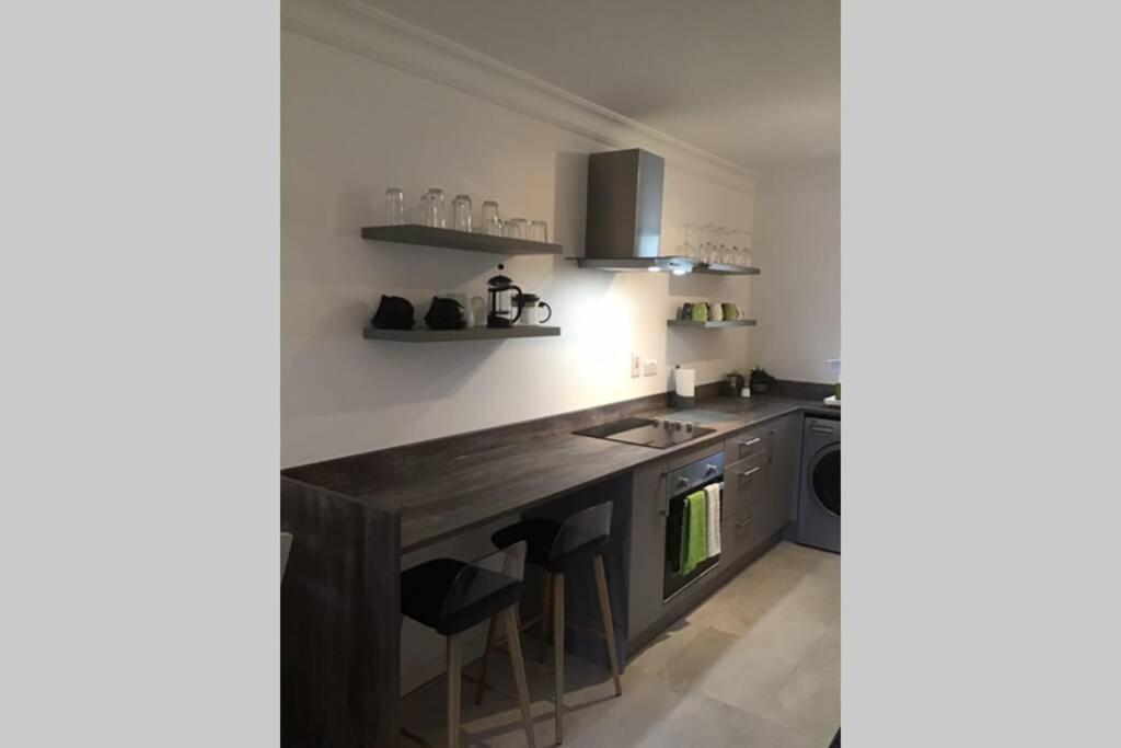 Waterfront Apartment Completely Refurbished Westport Ngoại thất bức ảnh