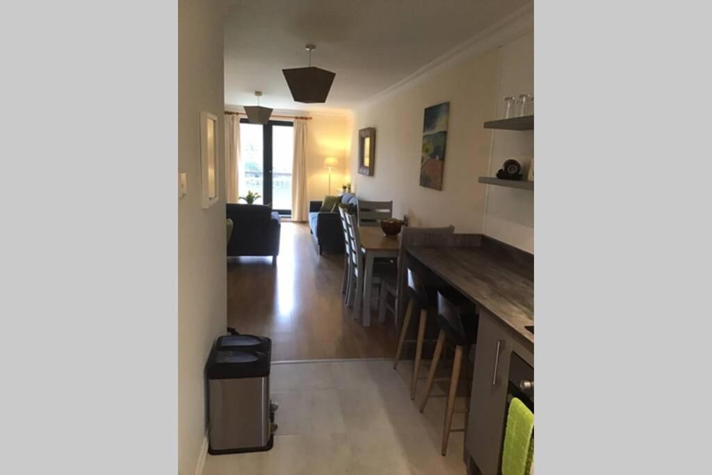 Waterfront Apartment Completely Refurbished Westport Ngoại thất bức ảnh