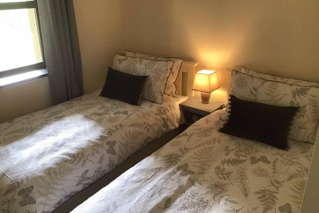 Waterfront Apartment Completely Refurbished Westport Ngoại thất bức ảnh