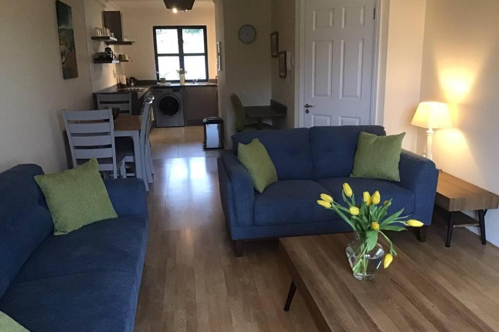 Waterfront Apartment Completely Refurbished Westport Ngoại thất bức ảnh